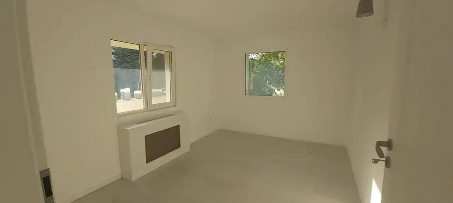 Casă individuală cu 4 camere cu Teren 250 Mp în Băneasa
