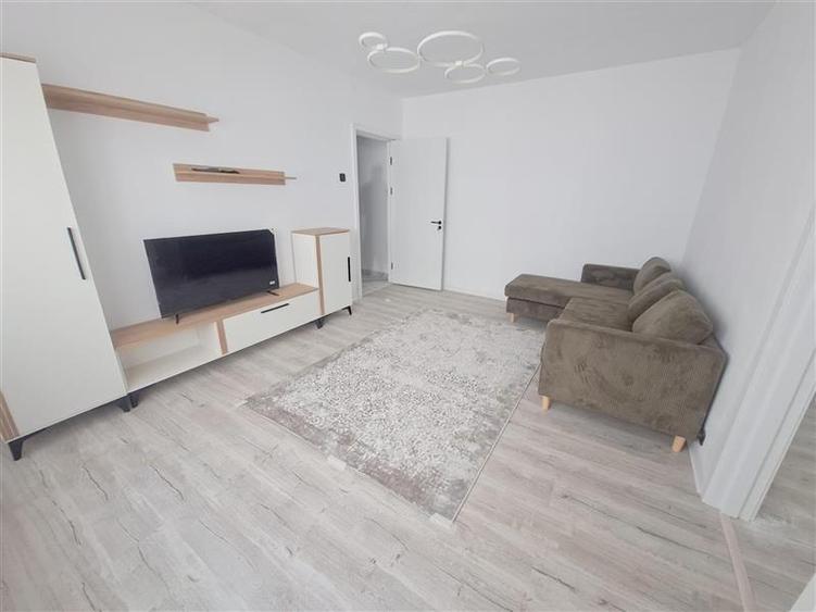 Apartament cu 2 camere nedecomandat, mobilat în Milcov