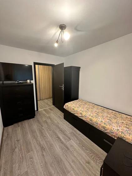 Apartament cu 3 camere decomandat, mobilat în Brâncoveanu
