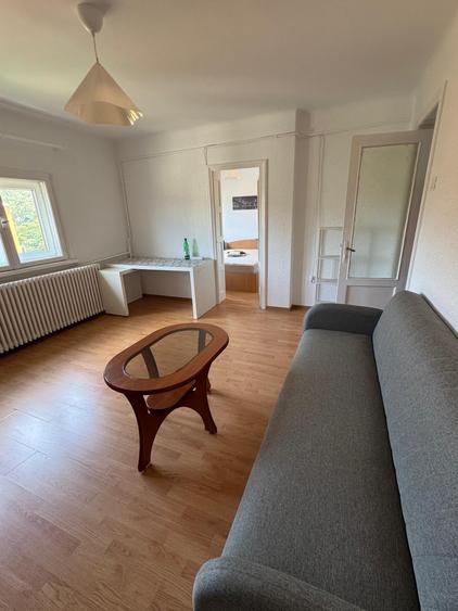 Apartament cu 2 camere nedecomandat în P-ța Muncii