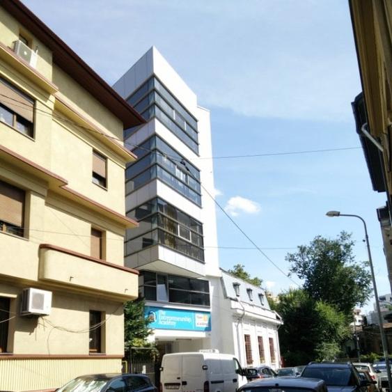 Birou, de 1,907 mp, în Armeneasca