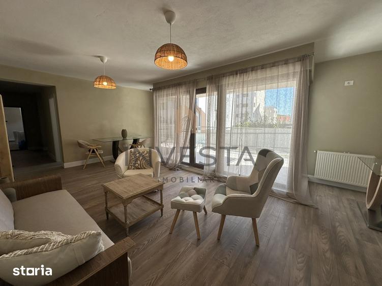 Apartament cu 3 camere semidecomandat în Borhanci