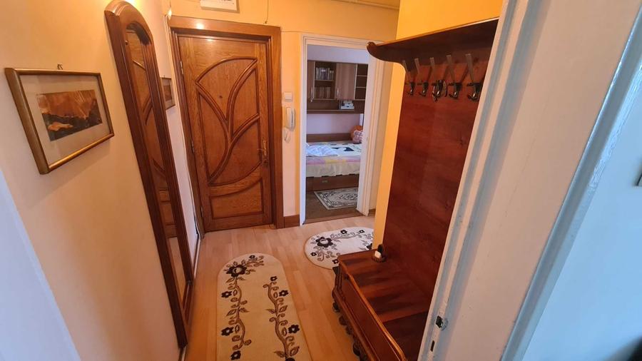 Apartament cu 3 camere decomandat în Ultracentral