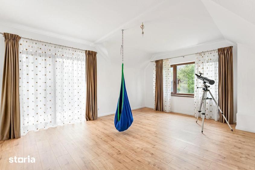 Casă cu 6 camere cu Teren 1000 Mp în Exterior Vest
