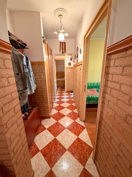 Apartament cu 3 camere în Berceni