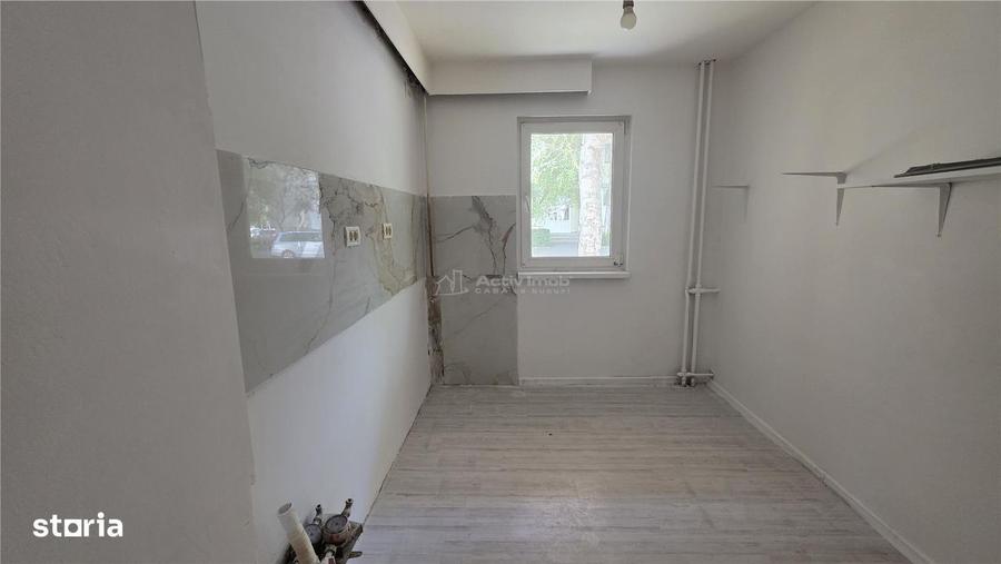 Apartament cu 3 camere decomandat în Valea Rosie