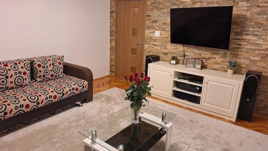 Apartament cu 4 camere decomandat în Complex Studențesc