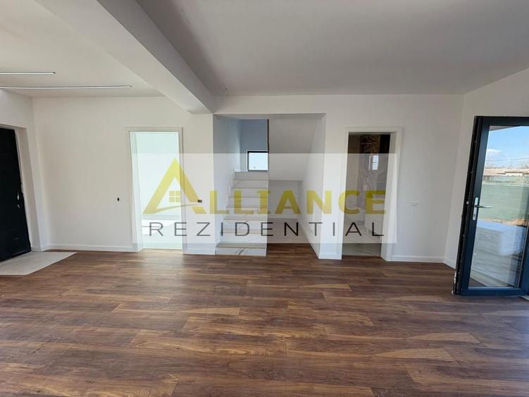 Casă individuală cu 4 camere cu Canalizare în Berceni