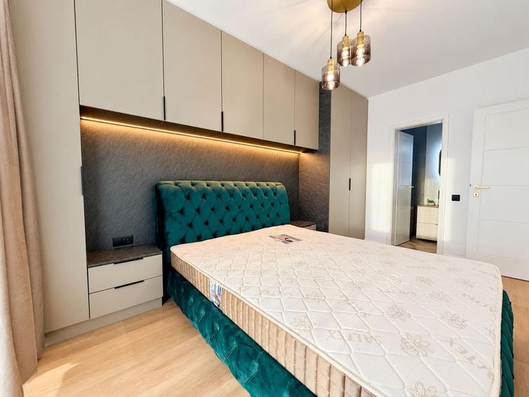Apartament cu 3 camere semidecomandat, mobilat în Florești
