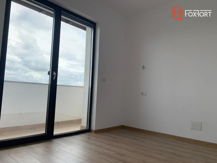 Duplex cu 5 camere cu Canalizare în Dumbrăvița