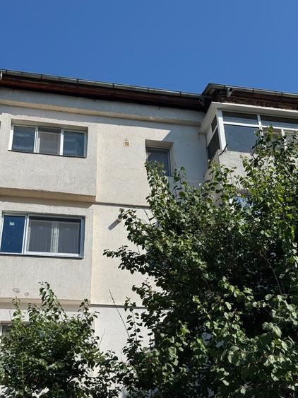 Apartament cu 2 camere decomandat în Vulturu