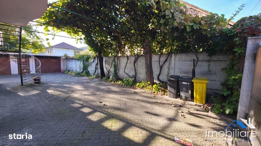Casă cu 4 camere în Petros