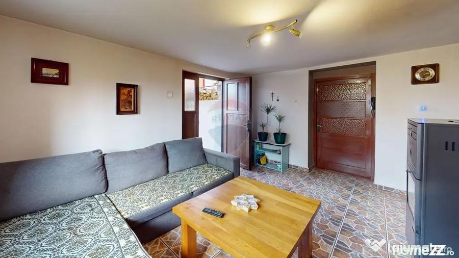Casă cu 4 camere cu Teren 475 Mp în Valea Aurie