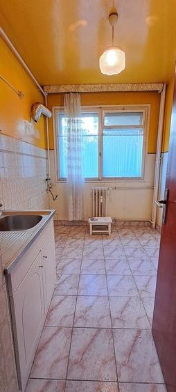 Apartament cu 2 camere semidecomandat în Dristor