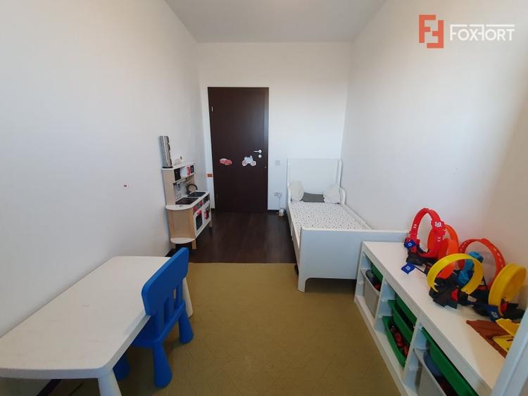 Apartament cu 3 camere, mobilat în Giroc