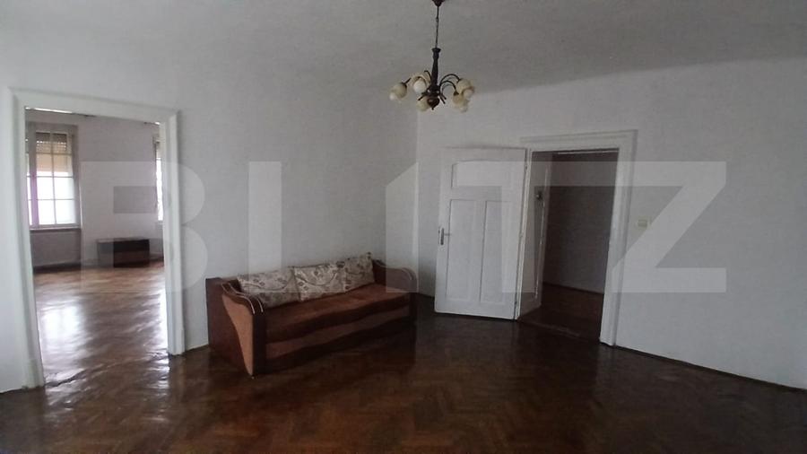 Apartament cu 5 camere circular, mobilat în Reghin — fotografia 1
