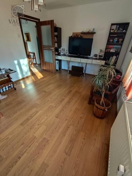 APARTAMENT 4 CAMERE-DECOMANDAT-2 BAI-ETAJ 4/4-BLOC REABILITAT-RAHOVA - 5