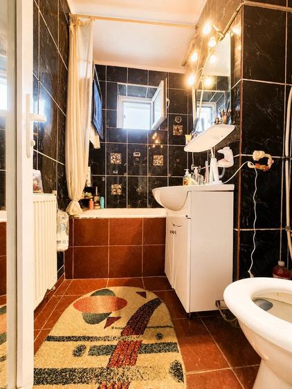 Apartament cu 3 camere decomandat în Viziru 3