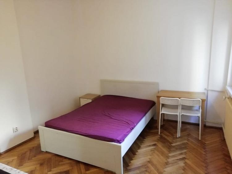 Garsoniera situata in P-ta Rosetti la etaj 1, mobilata, renovata - 3