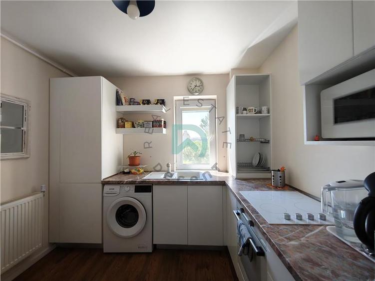 Apartament cu 3 camere semidecomandat, mobilat în Centrul Civic