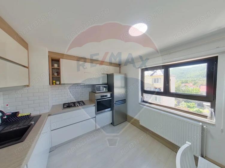 Apartament cu 2 camere, mobilat în Central