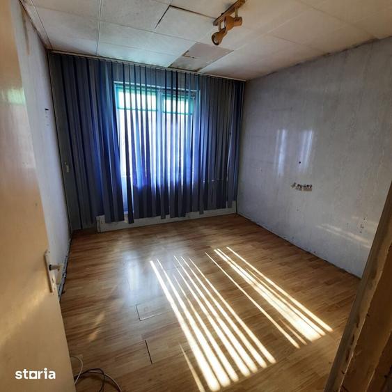 Apartament cu 4 camere în Berceni