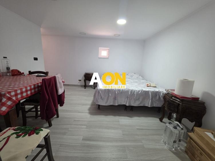 Casă individuală cu 4 camere cu Canalizare în Central