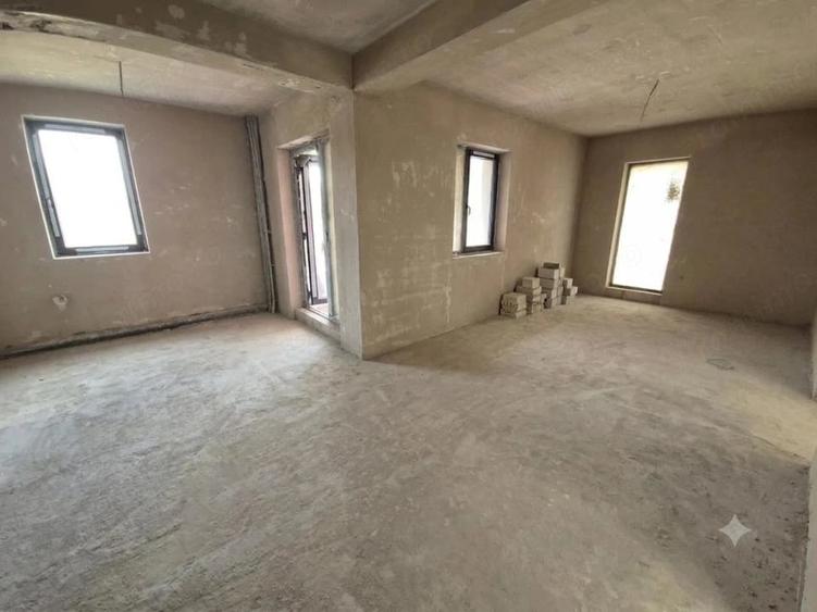Casă cu Teren 492 Mp în Chinteni