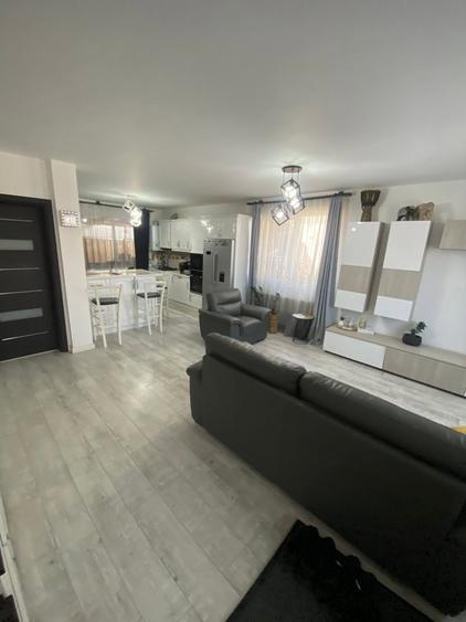 Duplex cu 3 camere cu Canalizare în Gilău
