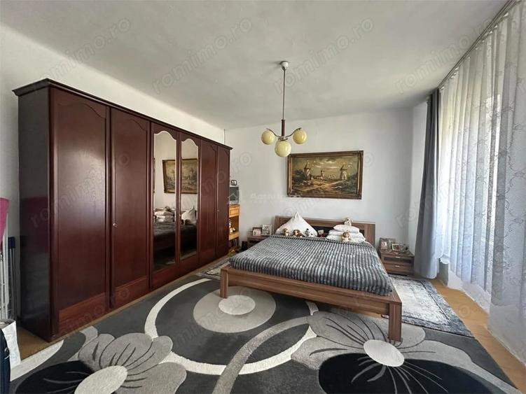 Casă cu 4 camere cu Teren 1000 Mp în Est