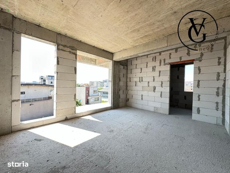 Apartament cu 3 camere decomandat în Palazu Mare