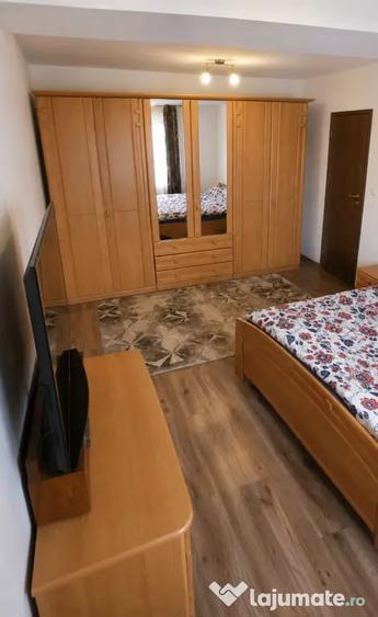 Casă cu 4 camere în Berceni