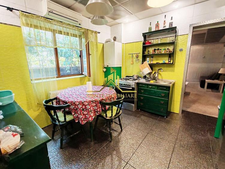 Apartament cu 3 camere semidecomandat, mobilat în Între Lacuri