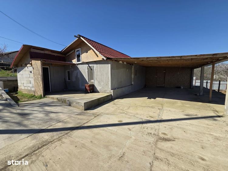 Casă cu 3 camere decomandat cu Teren 1020 Mp în Somova