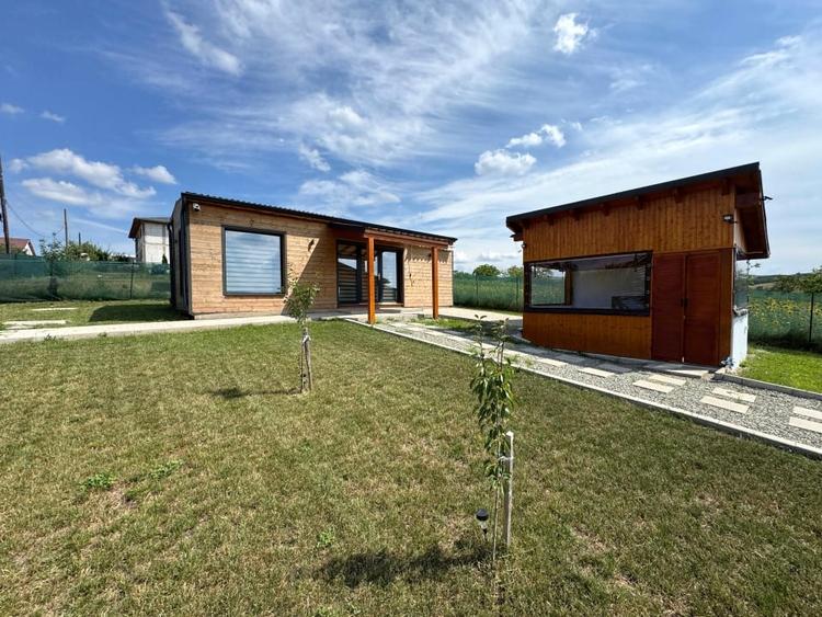 Casă individuală cu 1 camere cu Teren 400 Mp în Oarda