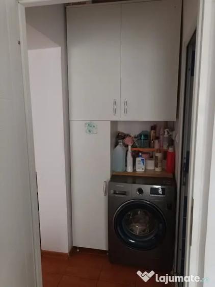 Apartament cu 2 camere semidecomandat în 9 Mai
