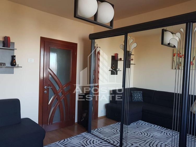 Apartament cu 3 camere decomandat, mobilat în Tipografilor