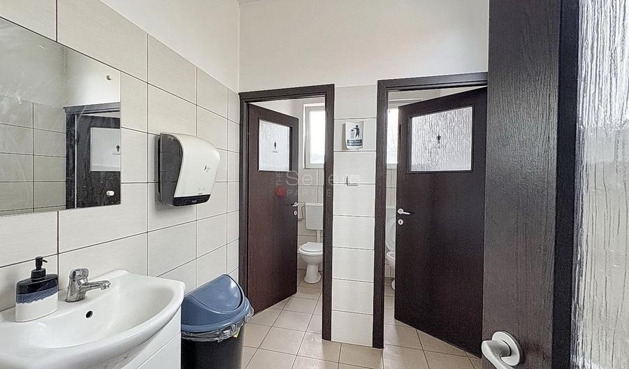 Casă individuală cu 9 camere cu Canalizare în Bartolomeu