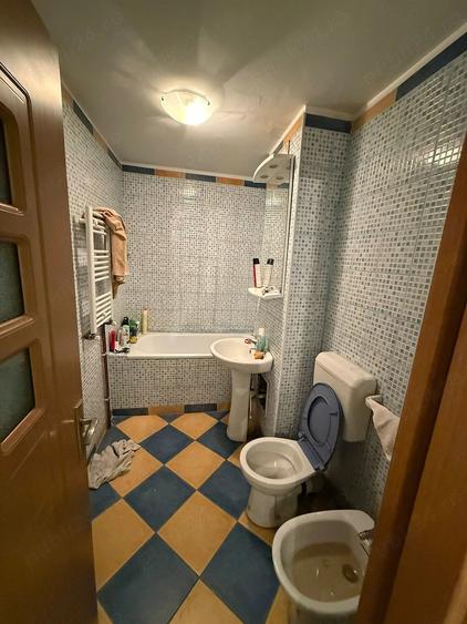 Apartament cu 3 camere decomandat în Vest