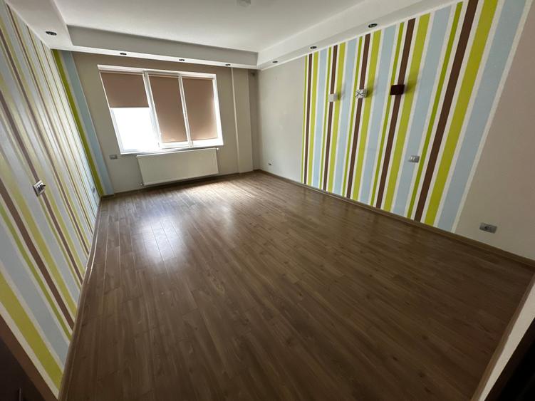 Casă cu 4 camere cu Canalizare în Nord