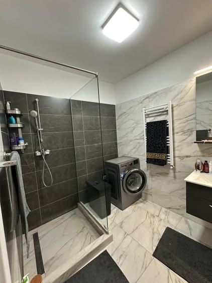 Apartament cu 3 camere semidecomandat, mobilat în Iancului