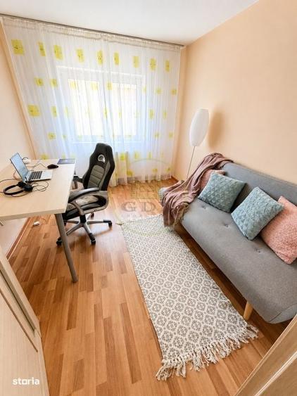 Apartament cu 3 camere decomandat în Central
