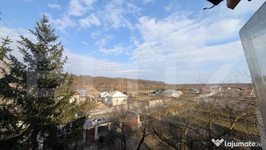 Casă cu 7 camere cu Teren 1656 Mp în Central