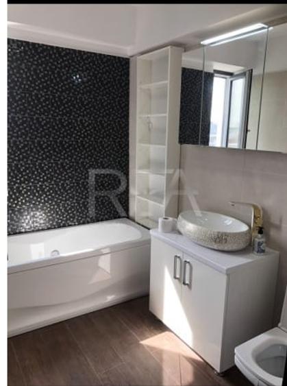 Apartament cu 3 camere decomandat, mobilat în Calea Călărașilor