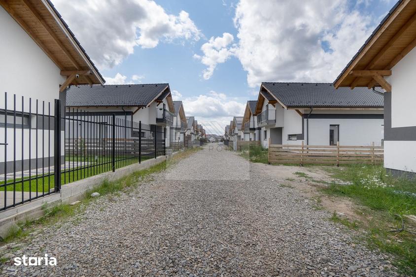 Casă cu 5 camere cu Teren 300 Mp în Tărlungeni