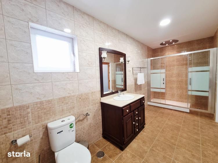 Casă cu 5 camere cu Teren 1380 Mp în Tulucești