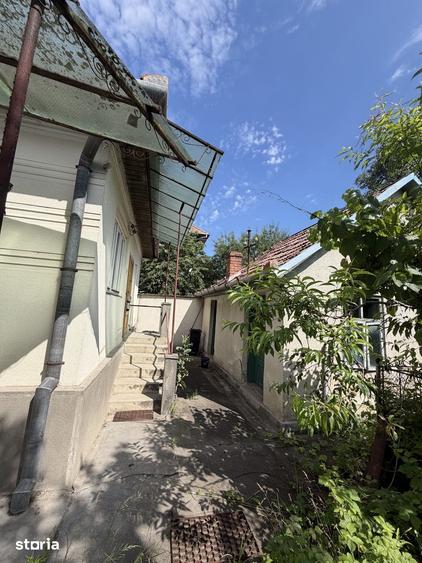 Casă cu 6 camere cu Teren 800 Mp în Central