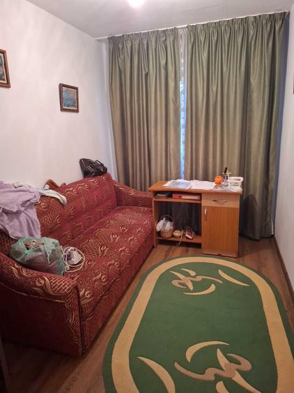Apartament cu 3 camere decomandat în Exterior Vest