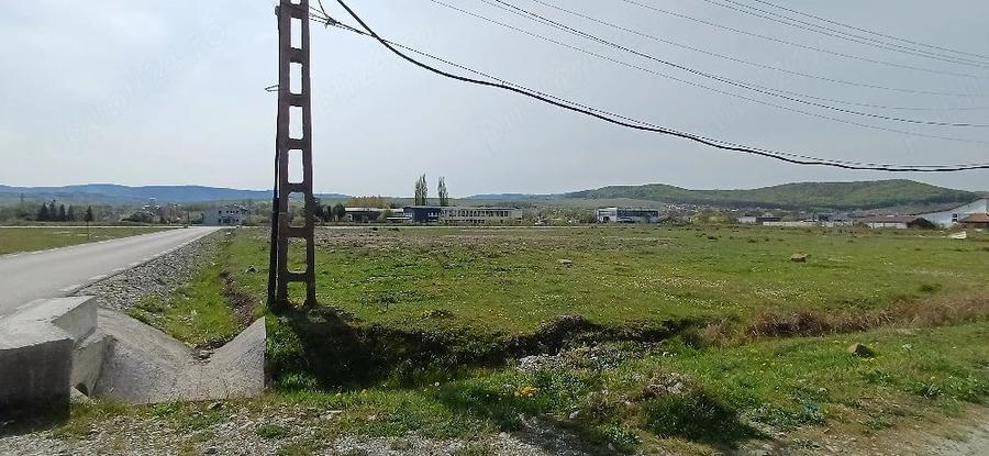 Spațiu comercial, de 496 mp, în Voivozi (Popești)