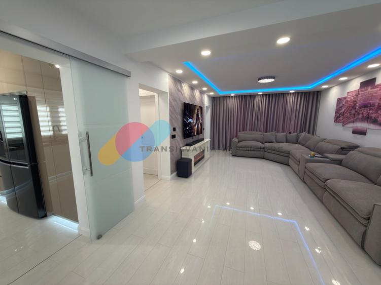 Casă individuală cu 5 camere cu Canalizare în Făget